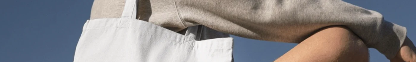 5f42b367-a825-46c1-80bb-126c5b397956-whowe_ подросток спиной с сумкой.png